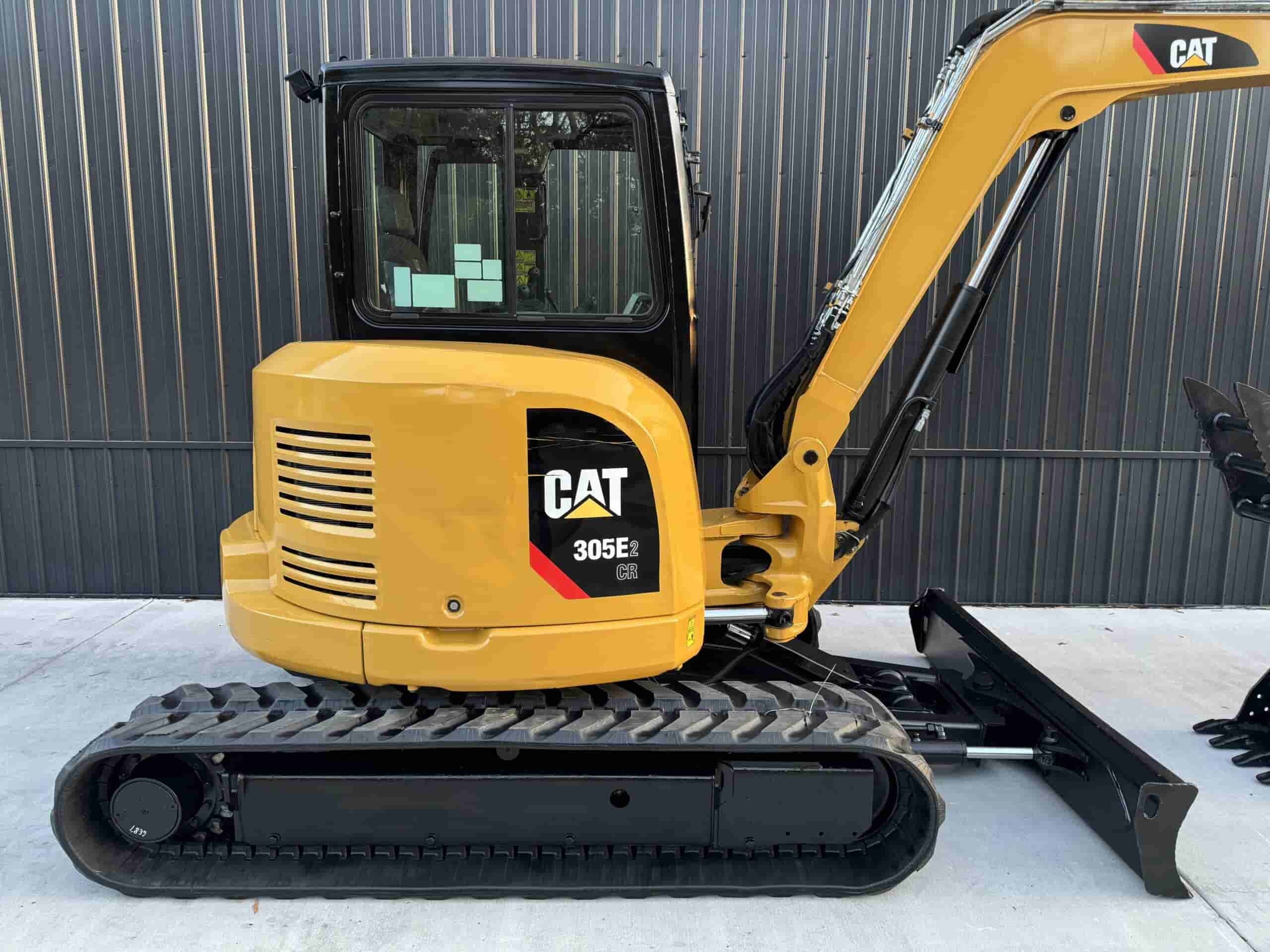 2017 CAT 305E2 CLEAN
